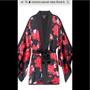 Satin robe BNWT Victoria’s Secret w slippers